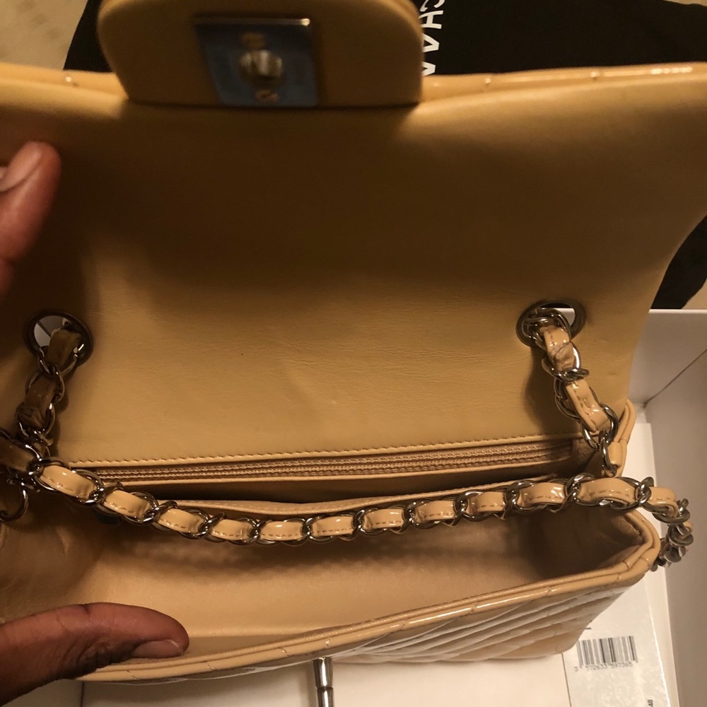 ***SOLD***Chanel chevron Classic Double flap bag. - Picture 4 of 4